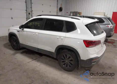 2022 Volkswagen Taos 1.5T S z USA, uszkodzony, nr VIN 3VVCX7B22NM050565